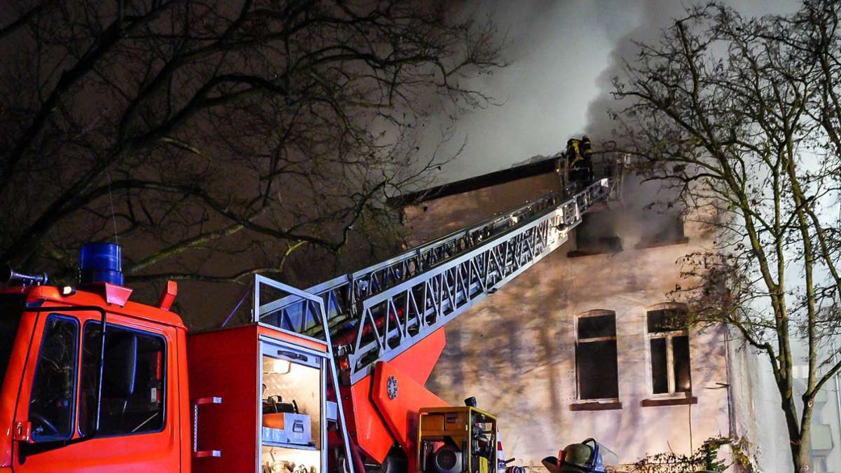 Offenbach: Zwei Tote und drei Schwerverletzte bei Feuer – Kind stirbt im Krankenhaus