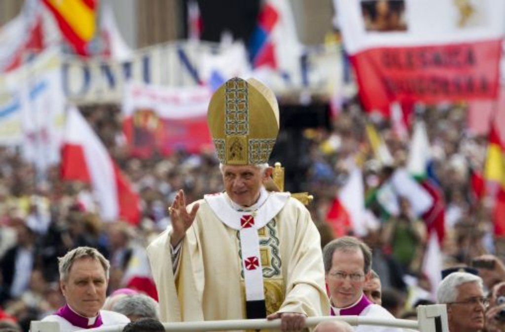 Papst Benedikt XVI. betonte in seiner Predigt seine Verehrung für Johannes Paul II. und sein Wirken.