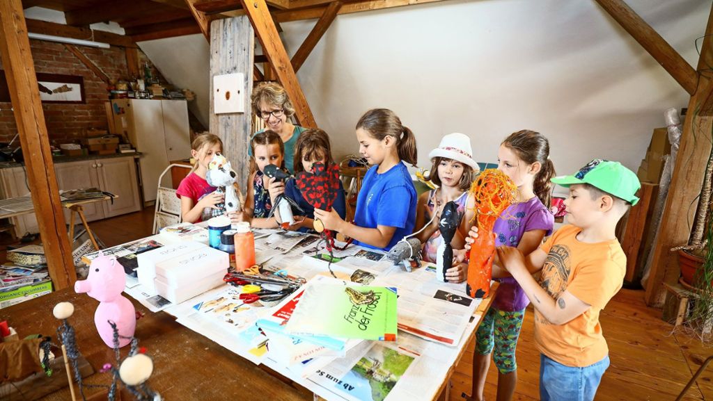  In den Sommerferien tauchen die Kinder in die Welt eines Künstlers ab. 