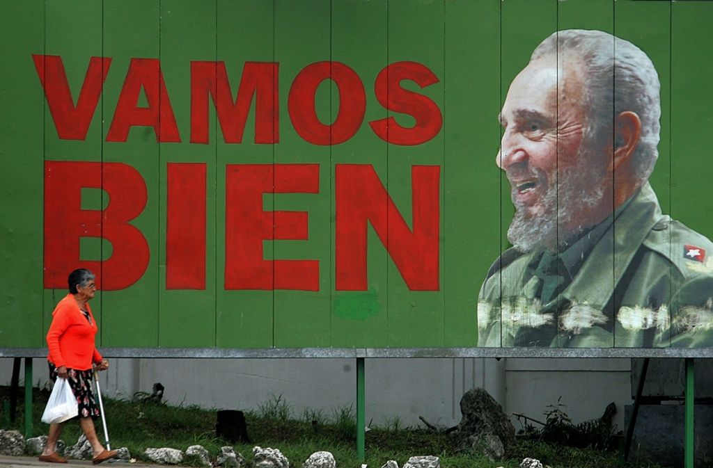 Wegen einer komplizierten Operation tritt Fidel Castro am 31. Juli 2006 zunächst vorläufig zurück, zwei Jahre später wird sein Bruder Raúl offiziell als Staatschef bestätigt.