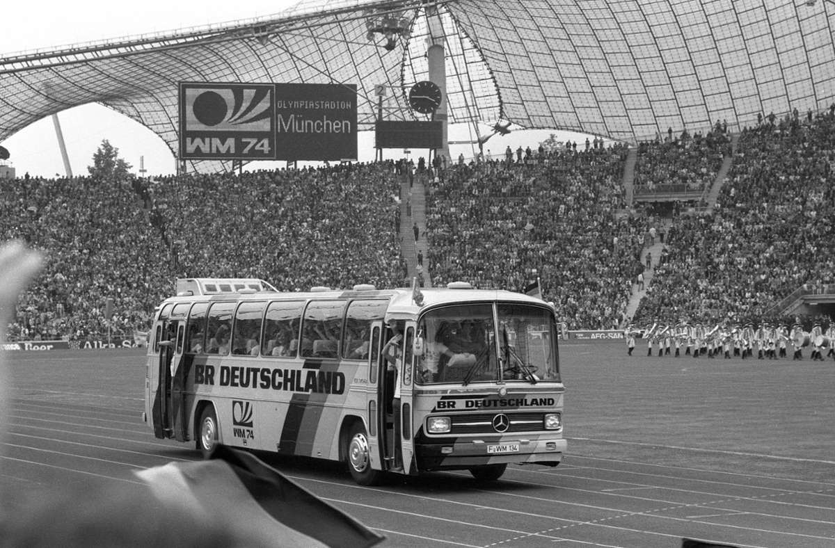 Im Münchner Olympiastadion kam es zum Finale zwischen Deutschland und den Niederlanden – am Ende stand es 2:1 für das deutsche Team. Gerd Müller schoss das entscheidende Tor.