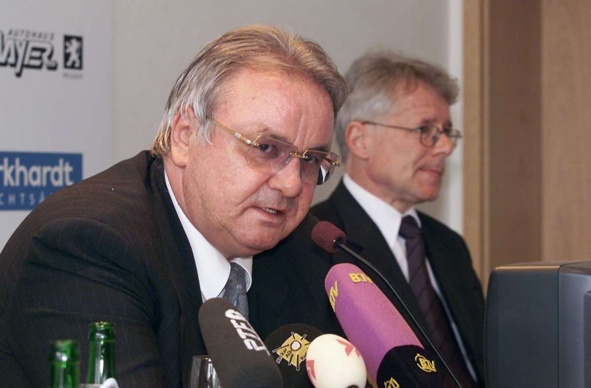 Dieter Winko (li.) neben Rechtsanwalt Reinhard Rauball.