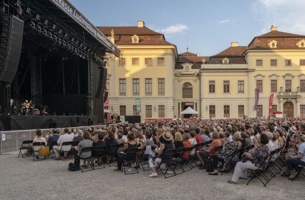 Das Ludwigsburger Schloss bot an dem warmen Sommerabend eine schöne Kulisse für das entspannte Konzert.