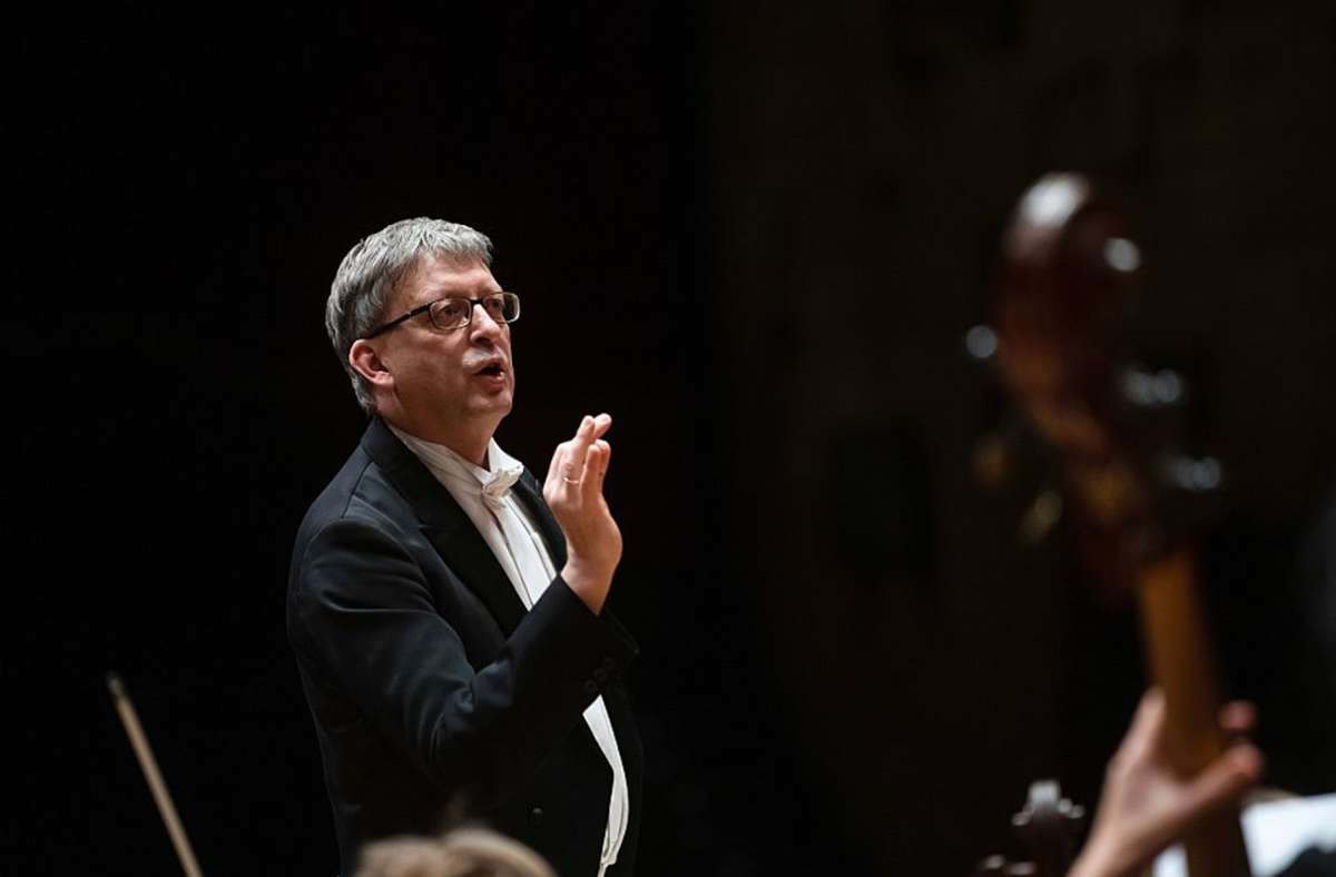 Hans-Christoph Rademann leitet den Kammerchor Dresden und die Internationale Bachakademie Stuttgart.