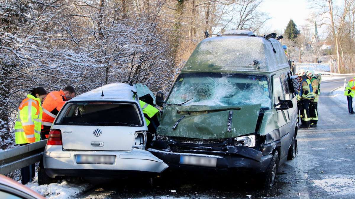 Unfall am Bodensee: Autofahrer stirbt bei  Kollision mit Kleinbus