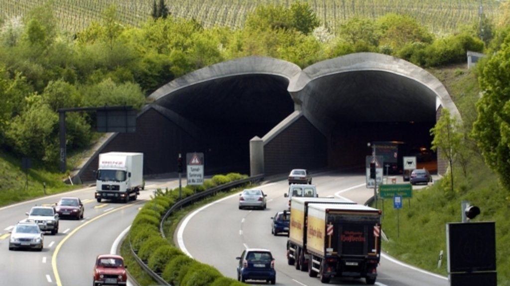 Kappelbergtunnel: Lkw bleibt  stecken