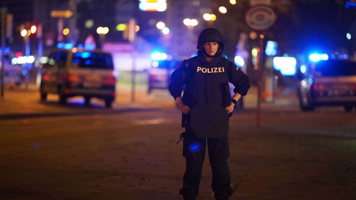 Schüsse in Wiener Innenstadt: Innenminister spricht von Terroranschlag –    Tote und Verletzte