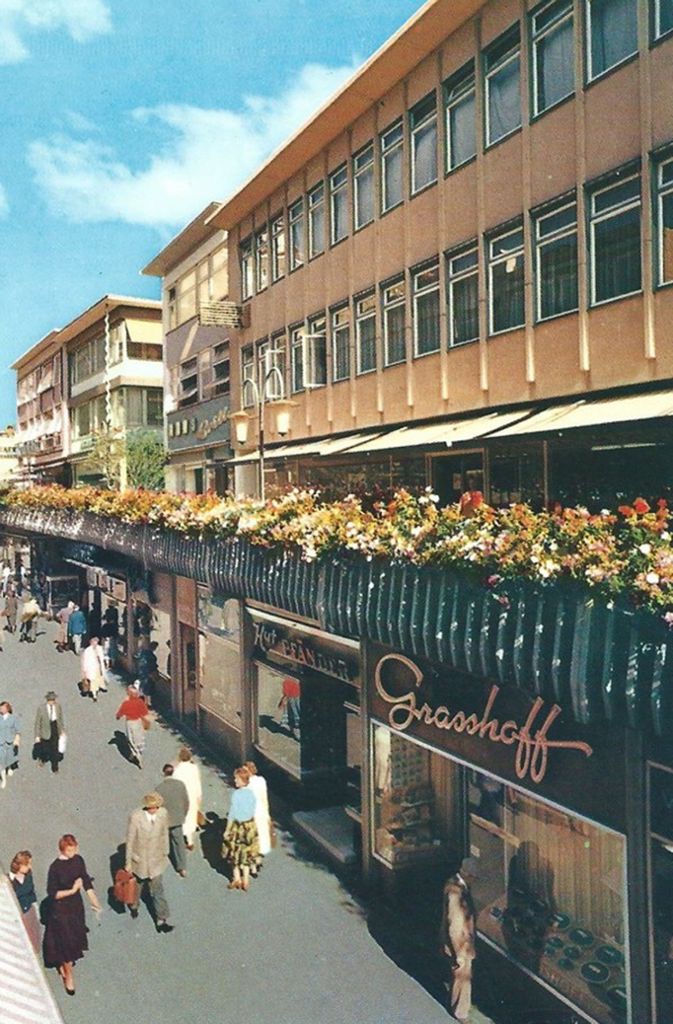Die Schulstraße im Jahr 1964.