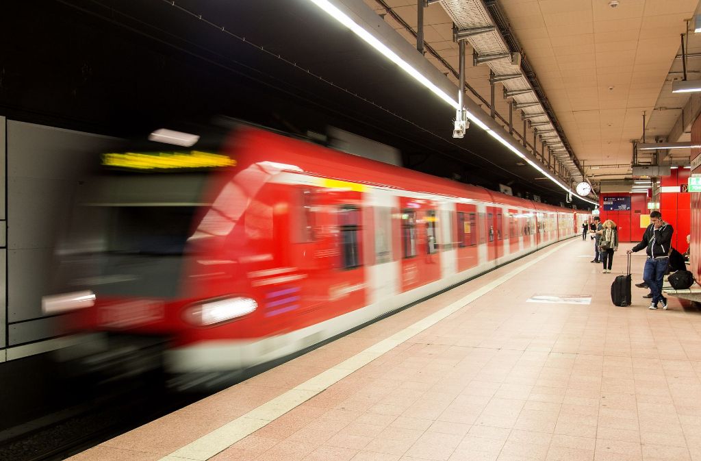 Verbesserung für die S-Bahn an der geplanten Haltestelle Mittnachtstraße: Dafür gibt die Region nochmals 2,4 Millionen Euro aus. Foto: dpa