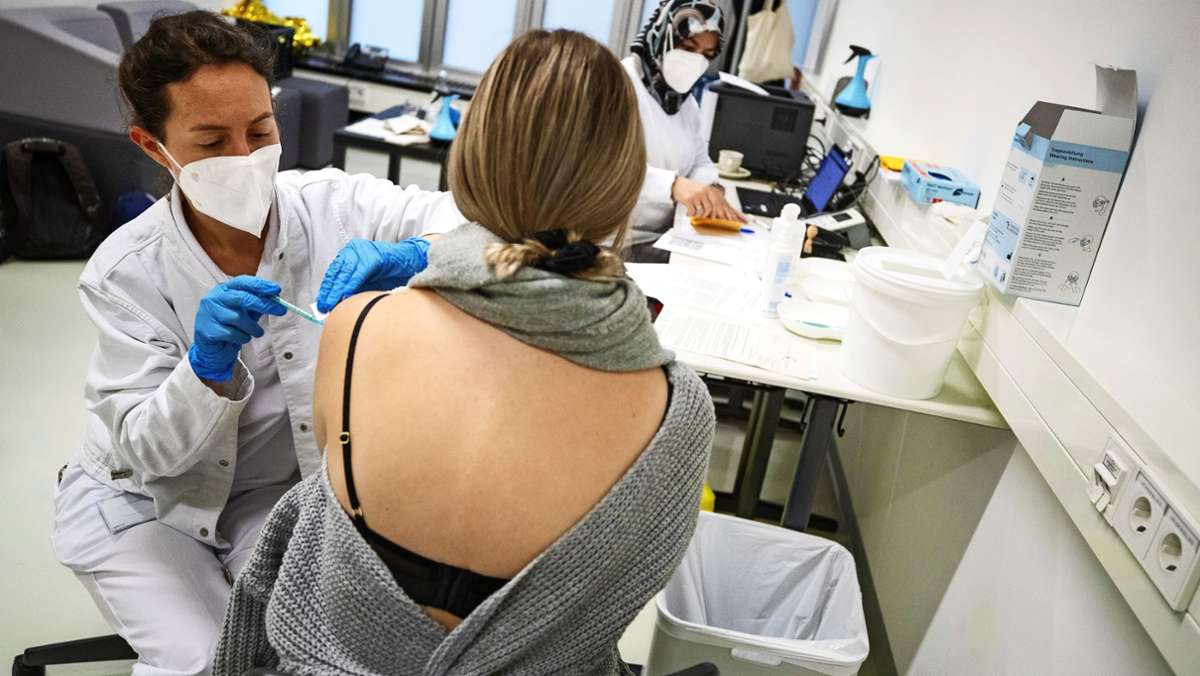 Impfaktion an Stuttgarter Berufsschulen: Mit Herzklopfen zur Erstimpfung