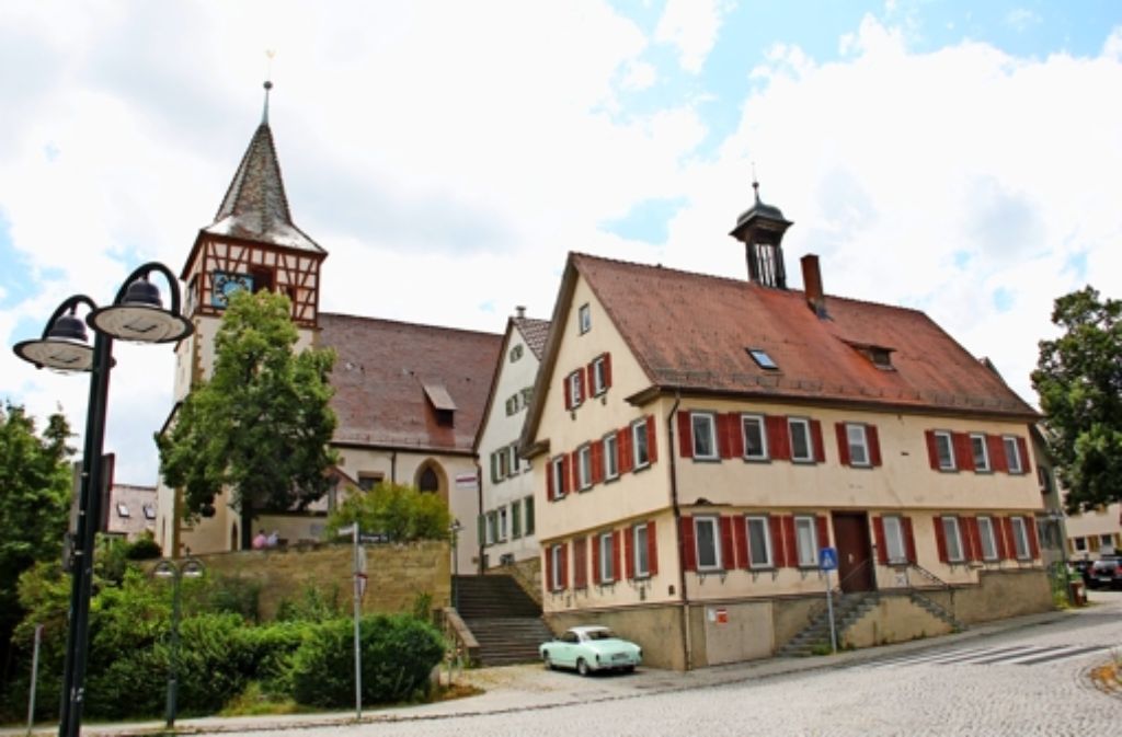 Im Gemeinderat zeichnet sich eine Mehrheit für die Sanierung des alten Schul- und des alten Rathauses im Weilemer Ortskern ab.