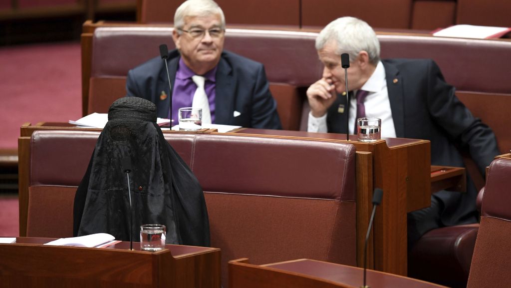 Eklat im Parlament in Australien: Rechte Politikerin kommt in Burka gekleidet