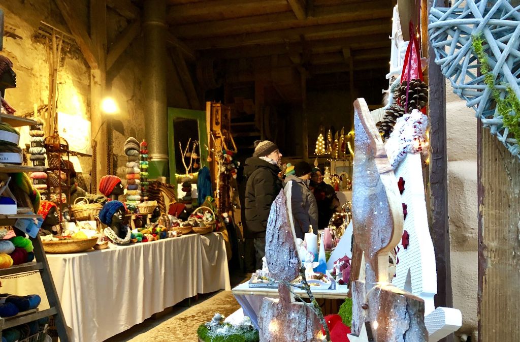 Zum Weihnachtsmarkt in Großhöchberg werden einige  Scheunen zu Kleinkunstmärkten. Foto: Rodenhausen