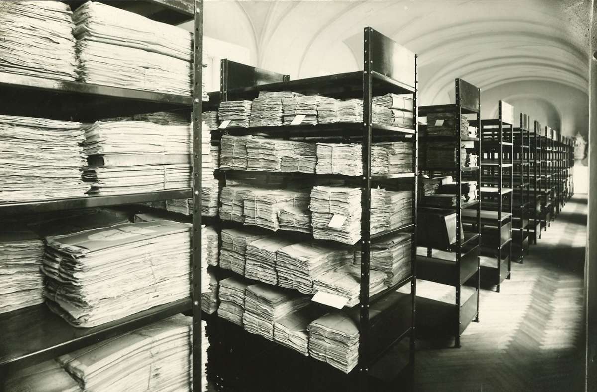 Vor dem Umzug ins Zeughaus und den Arsenalbau residierte das Archiv im Ludwigsburger Schloss – unter konservatorisch problematischen Umständen.
