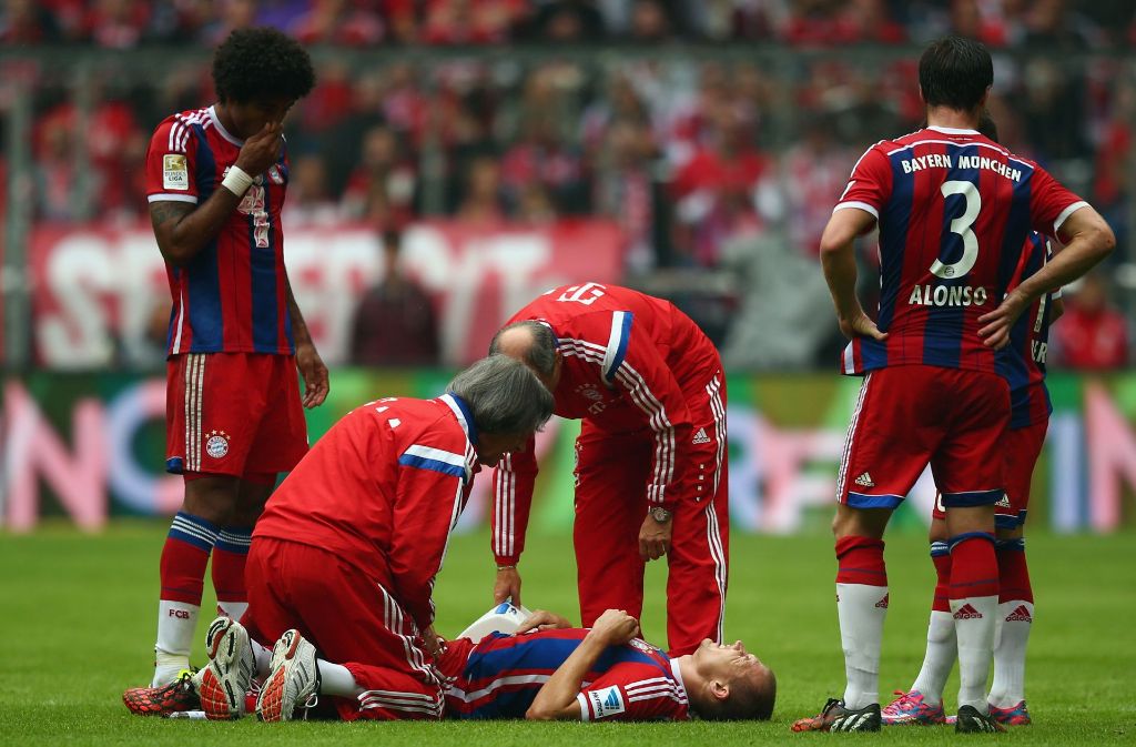 Bitterer Moment: Badstuber verletzt sich im September 2014 im Spiel gegen den VfB Stuttgart.