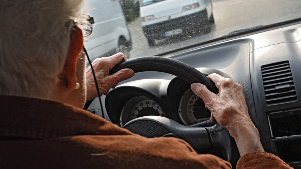 Zwei Verletzte in Frickenhausen: 83-Jährige verursacht Auffahrunfall