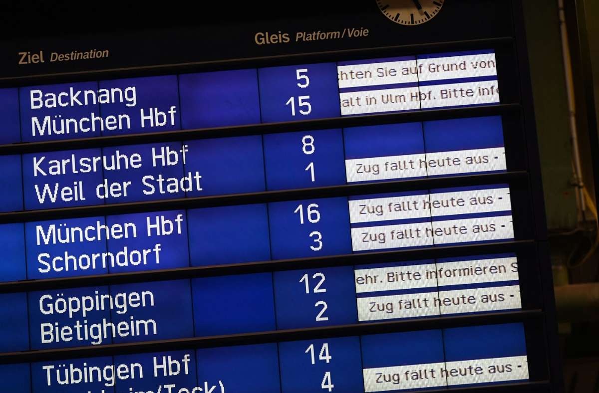 Viele Züge fallen bis Montag, 6. September, aus. Die S-Bahnen fallen nur größtenteils weg, nicht komplett. Foto: dpa/Bernd Weißbrod