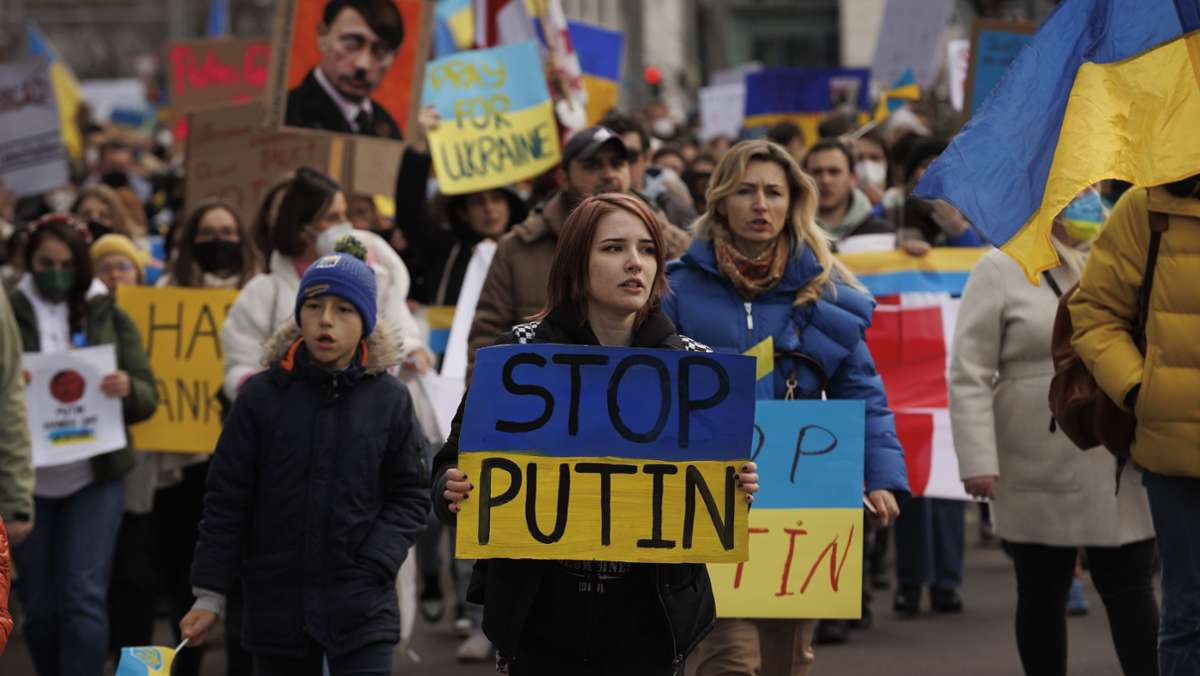 Demos in Stuttgart: Ein  Aufschrei gegen den Krieg in der Ukraine