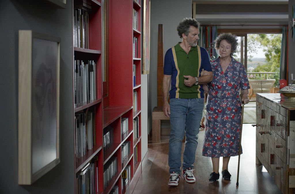 Salvador Mallo (Antonio Banderas) mit seiner Mutter Jacinta (Julieta Serrano) im Gespräch über alte Zeiten