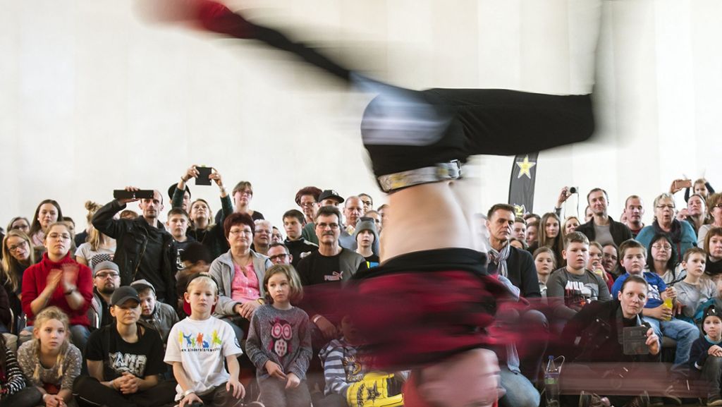  Die beste Breakdance-Crew Deutschlands heißt „Body Expression/7“ und kommt aus Lörrach. Bei den Deutschen Meisterschaften in Magdeburg setzten sie sich gegen die Konkurrenz durch. 
