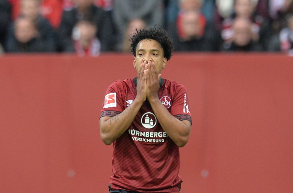 Der 1. FC Nürnberg hat am vergangenen Samstag beinahe gegen den FC Bayern gewonnen. Als 17. der Tabelle macht sich der Club noch Hoffnung auf die Relegation.