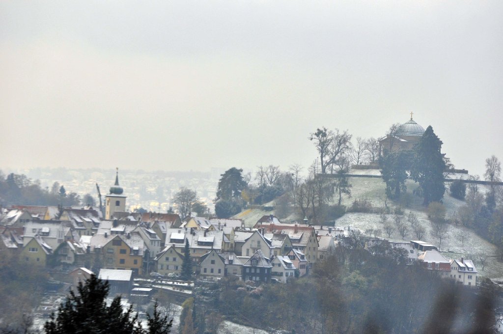 Eine feine Schneehaube liegt über den höheren Lagen Stuttgarts. Klicken Sie sich durch die weißen Impressionen!