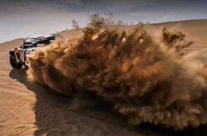 Rennen in der Wüste – die Rallye Dakar hat eine ganz eigene Faszination. Foto: dpa/Florent Gooden