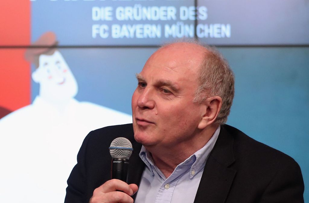 Uli Hoeneß will dem Spielerkader des FC Bayern ein jüngeres Gesicht geben.
