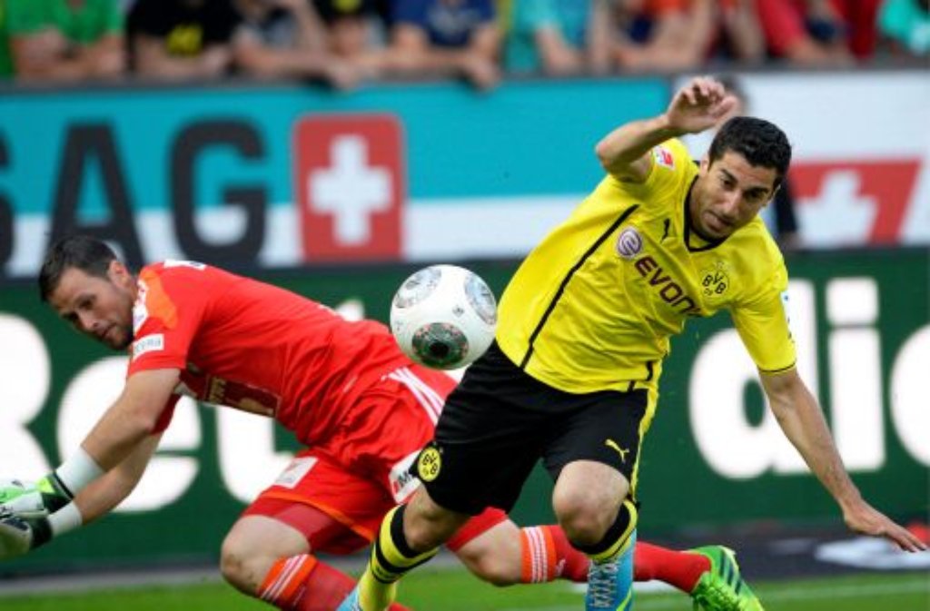 Borussia Dortmund hat den Götze-Nachfolger gefunden: Der Armenier Henrikh Mkhitaryan (rechts) wechselt für stolze 27,5 Millionen Euro von Schachtar Donezk in den Ruhrpott. Damit ist der 24-Jährige der bislang teuerste Neuzugang in der Vereinsgeschichte des BVB. Der Offensivmann erhält einen Vertrag bis 2017.