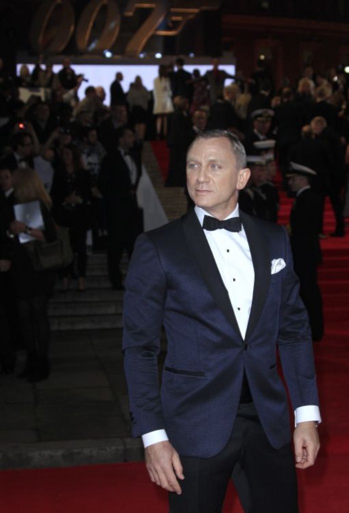 "Auf so einer Premiere bin ich noch nie gewesen, es ist absolut unglaublich", sagte Daniel Craig auf dem roten Teppich.