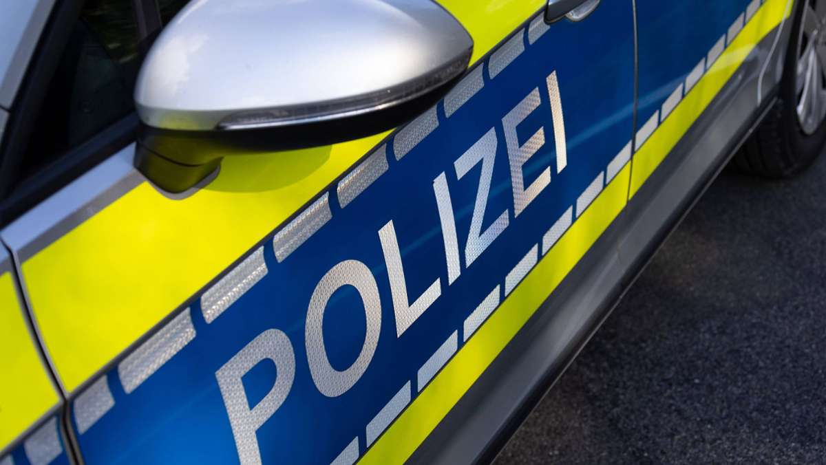 Unfall in Stuttgart-Degerloch: Zwei Verletzte nach Frontalzusammenstoß
