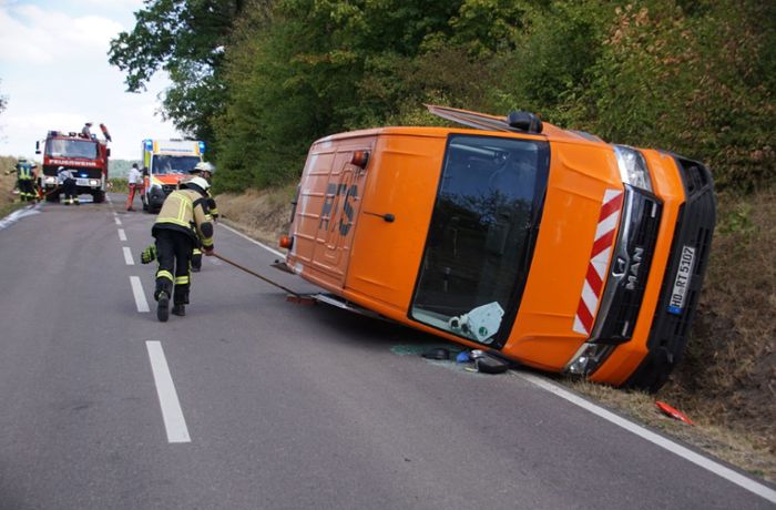 Unfall bei Sachsenheim: Sprinter-Fahrer hat Schutzengel