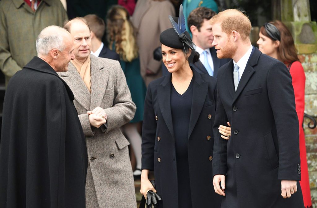 Herzogin Meghan und Prinz Harry im Partnerlook beim Weihnachtsgottesdienst.