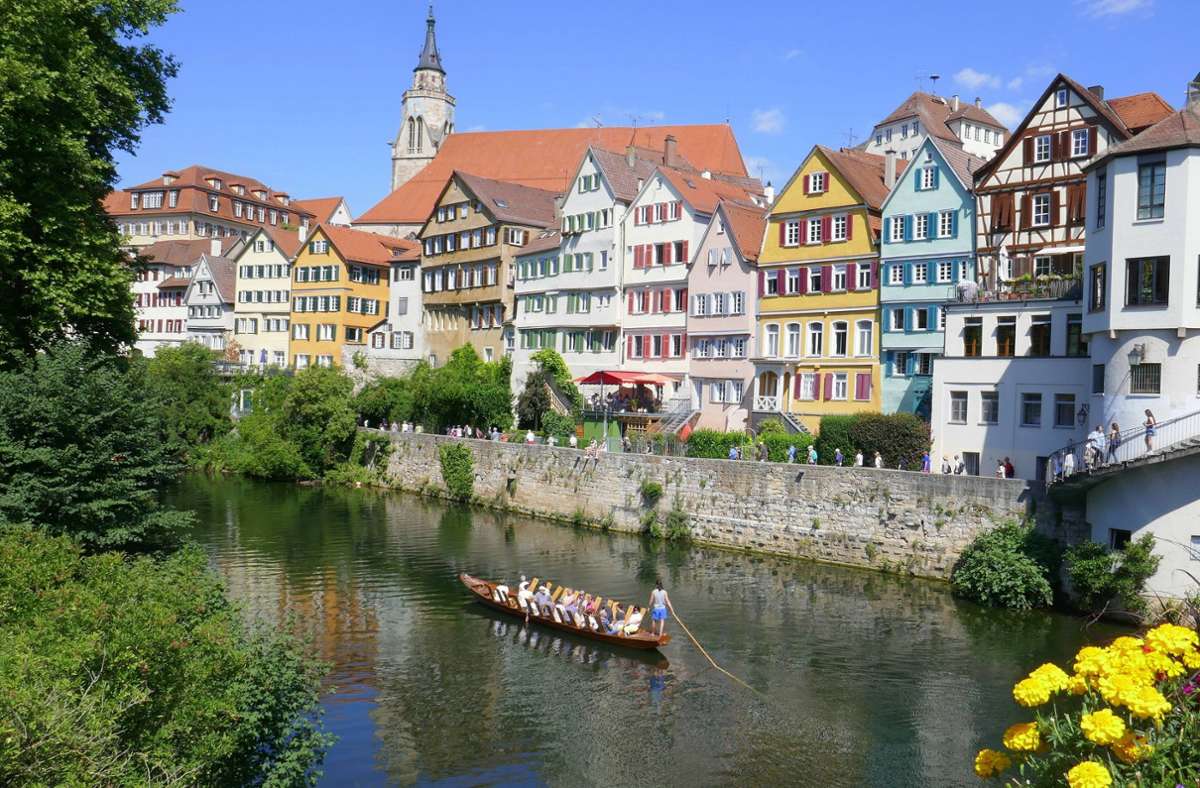An der Spitze stand im vergangenen Jahr Tübingen mit einem Hebesatz von 660 Prozent, der sich mit Blick auf die Grundsteuer-Reform ab 2025 „mehr als halbieren wird“, beruhigt Oberbürgermeister Boris Palmer.