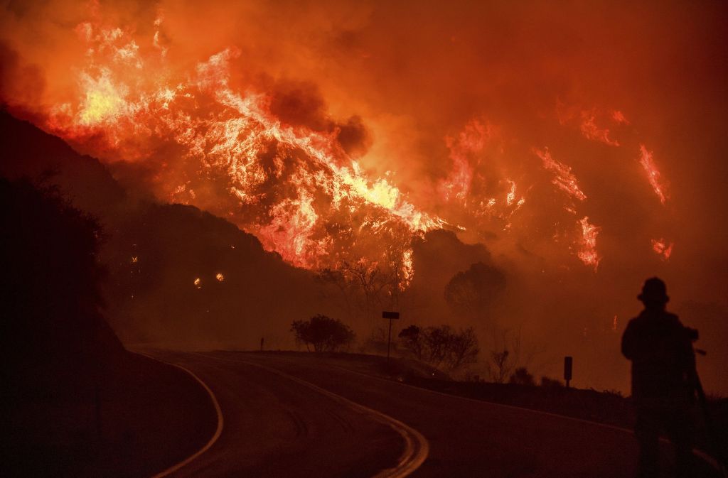 Die Waldbrände wüten unaufhörlich weiter. in Kalifornien