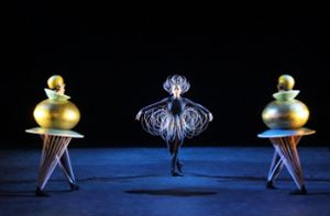 „Das Triadische Ballett“ kehrt ins Theaterhaus zurück
