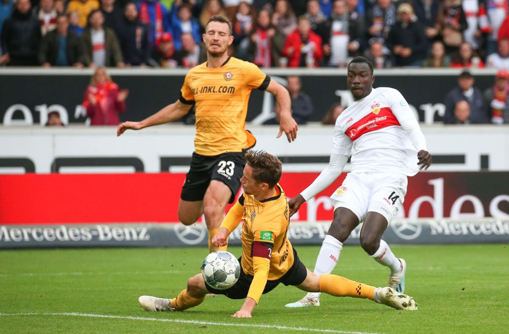 ...der Stürmer sprintet in seiner ersten Aktion auf der rechten Seite an der Dynamo-Abwehr vorbei und macht mit dem 3:1 den Deckel für den VfB drauf.