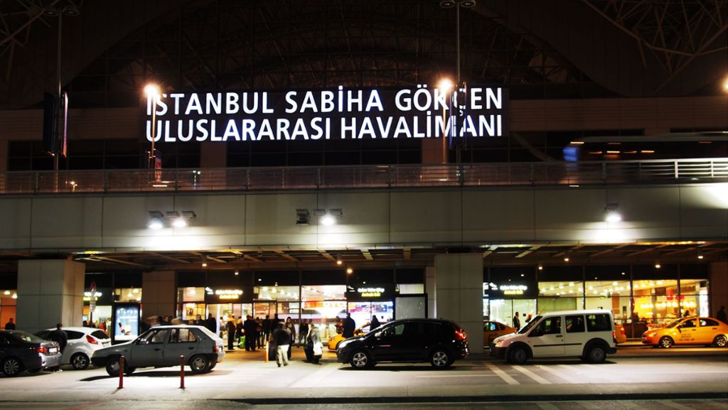 Vorfall in Istanbul: Passagiermaschine bei Landung von Landebahn gerutscht