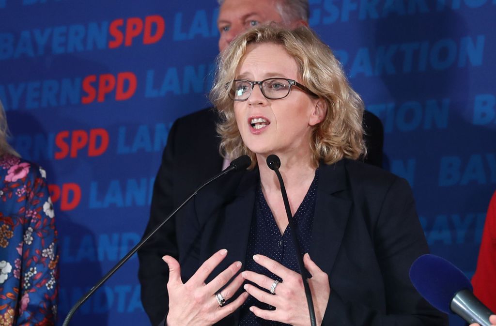 Natascha Kohnen, SPD-Spitzenkandidatin in Bayern, auf der Pressekonferenz nach den Hochrechnungen.