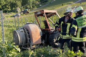 Traktor überschlägt sich mehrfach – Fahrerin verletzt