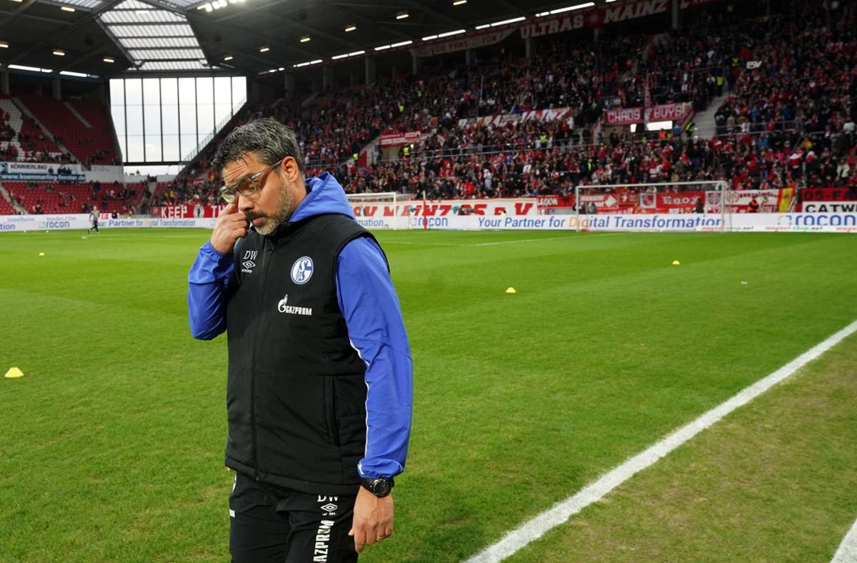 David Wagner musste nach einer katastrophalen Rückrunde mit dem FC Schalke 04 um seinen Job zittern. Doch die Verantwortlichen entschieden, weiter auf den Trauzeugen Jürgen Klopps zu setzen. Um seinen Vertrag bis 2022 erfüllen zu dürfen, muss er jetzt aber Ergebnisse liefern.