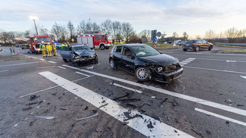 Im Kreis Reutlingen: Sechs Menschen bei schwerem Unfall verletzt
