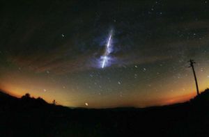 Meteorit schlägt in bewohntes Gebiet ein