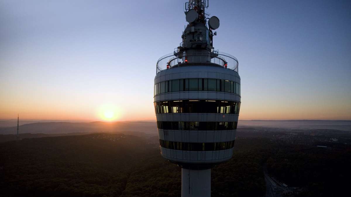Stuttgarter Wahrzeichen feiert Geburtstag: Sonnenaufgang auf dem Fernsehturm