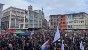 Newsblog zur Demo gegen Rechtsextremismus: Mehrere Tausend Menschen erreichen Marienplatz