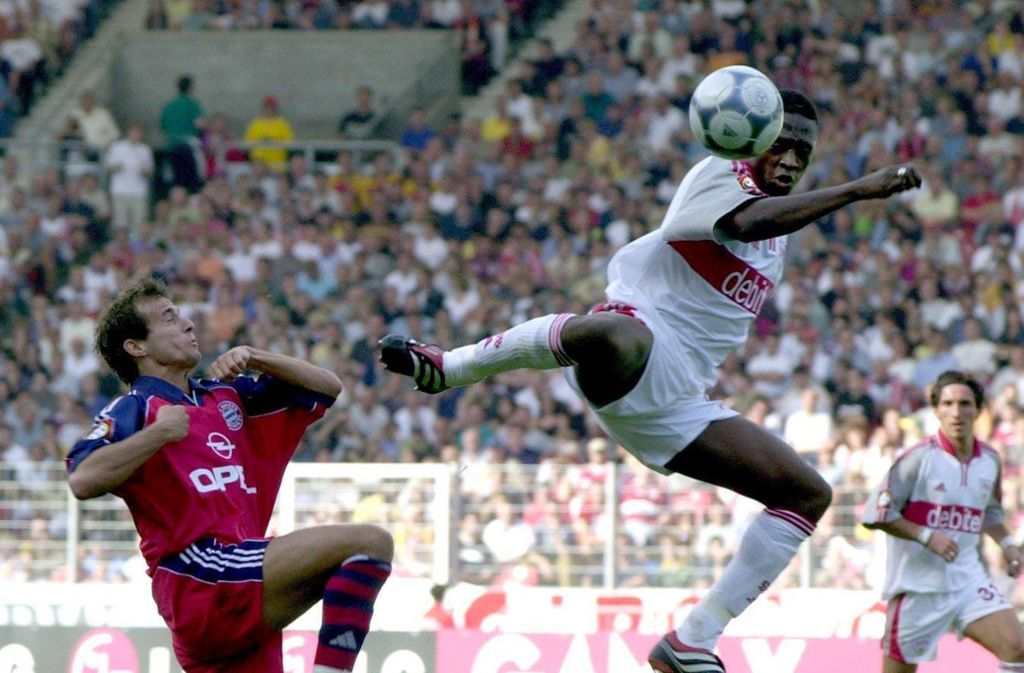 Die meisten Einsatzminuten aller VfB-Feldspieler hatte Pablo Thiam. Der Mann aus Guinea erzielte vier Tore und gab zwei Vorlagen. Nach der Spielzeit wechselte er zu Bayern München und wurde Teamkollege von Mehmet Scholl (links).