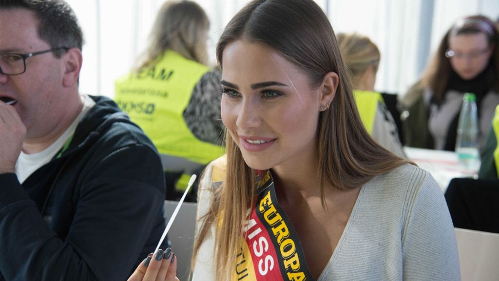 Typisierung in Stuttgart-Degerloch: Auch Miss Germany Anahita Rehbein  kämpft um Larissas Leben