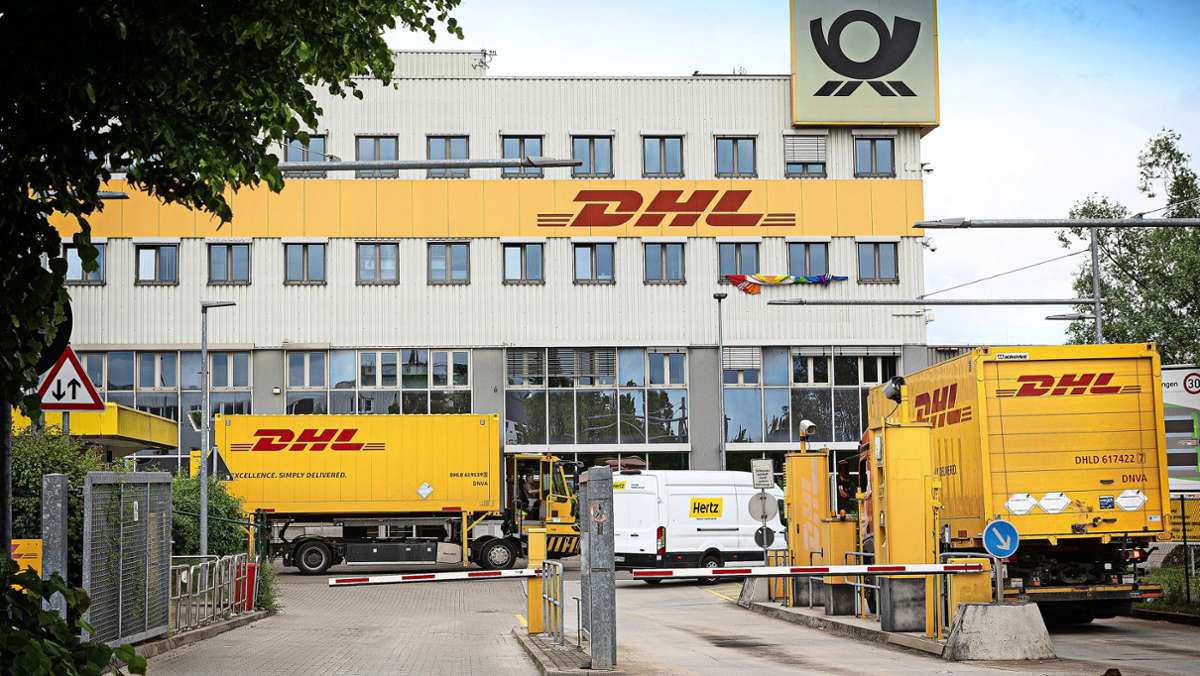  Durch die Coronapandemie hat der Paketumschlag im DHL-Postfrachtzentrum in Köngen (Kreis Esslingen) deutlich zugenommen. Jetzt plant das Unternehmen weitere Gebäude. 