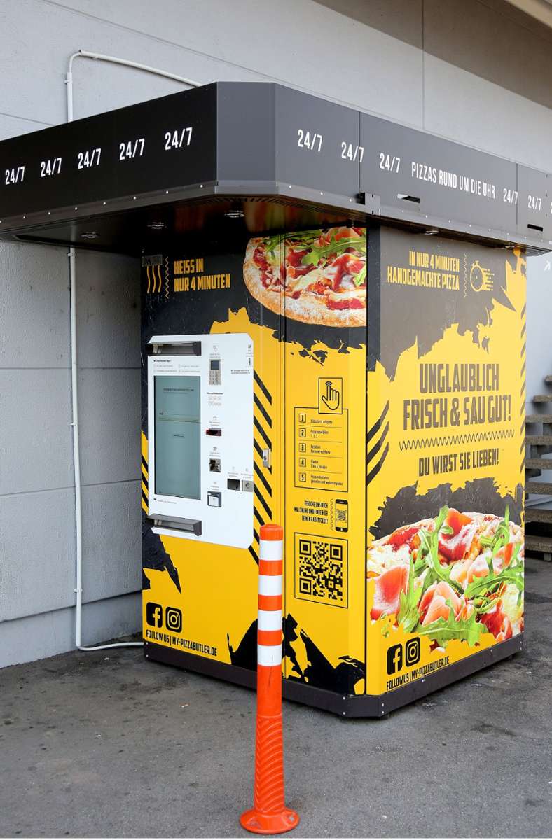 Der Pizza-Automat steht an der Esso-Tankstelle in Großbottwar.