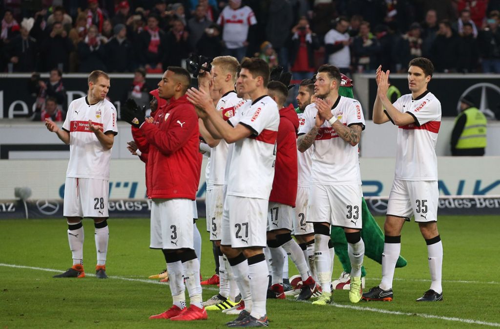 Die Spieler des VfB Stuttgart freuten sich nur zurückhaltend über den Sieg gegen Borussia Mönchengladbach.
